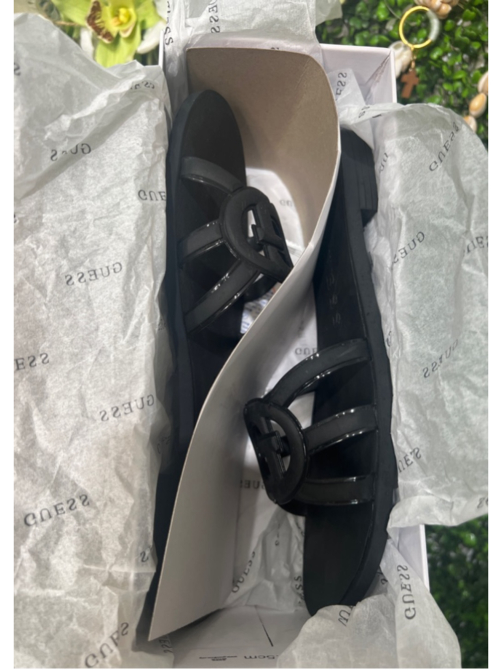 Guess Women's Elyho Jelly Cutout Logo Flat Sandals size 8 Slippers - Picture 5 of 11